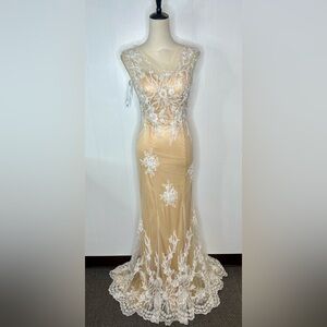 Wedding dress/ bridal gown/ lace wedding dress/ formal dress